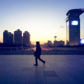 台生赴中之後，有了甚麼轉變？近百人的深度訪談的兩篇研究道出了夾心餅乾的故事